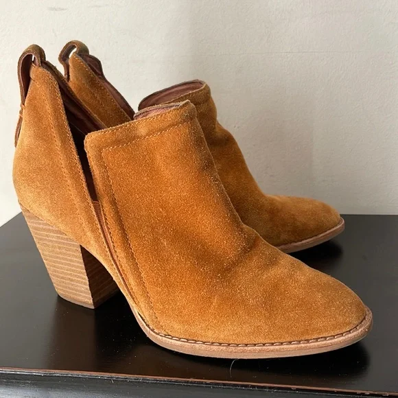 Jeffrey Campbell suede chunky heel boots or booties ankle boots caramel color - Picture 1 of 13